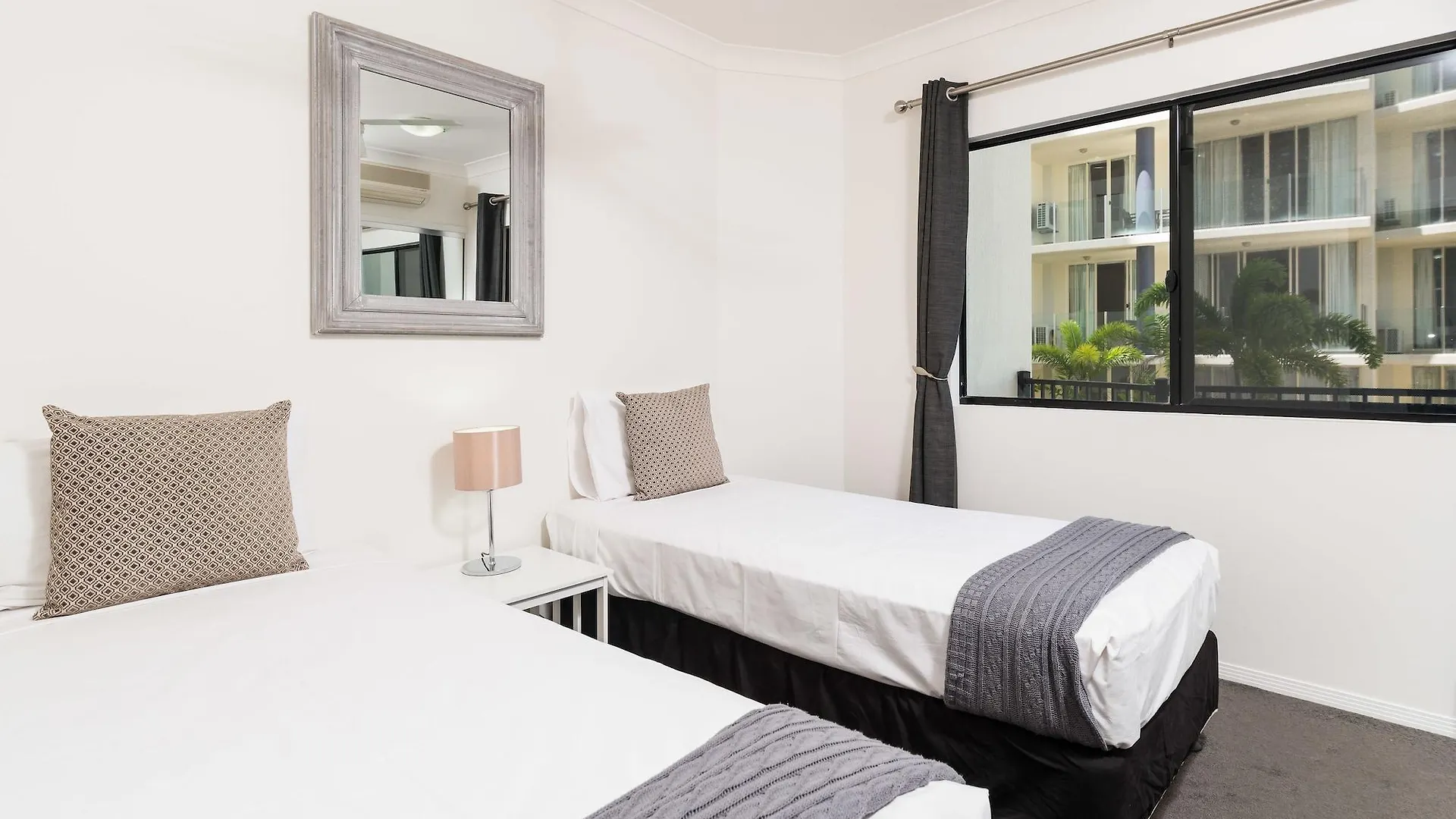 Jack And Newell Holiday Apartments Cairns